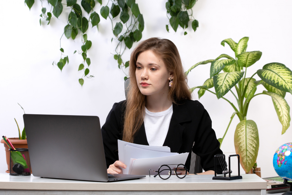 6 Reasons Why You Should Outsource Payroll in 2024